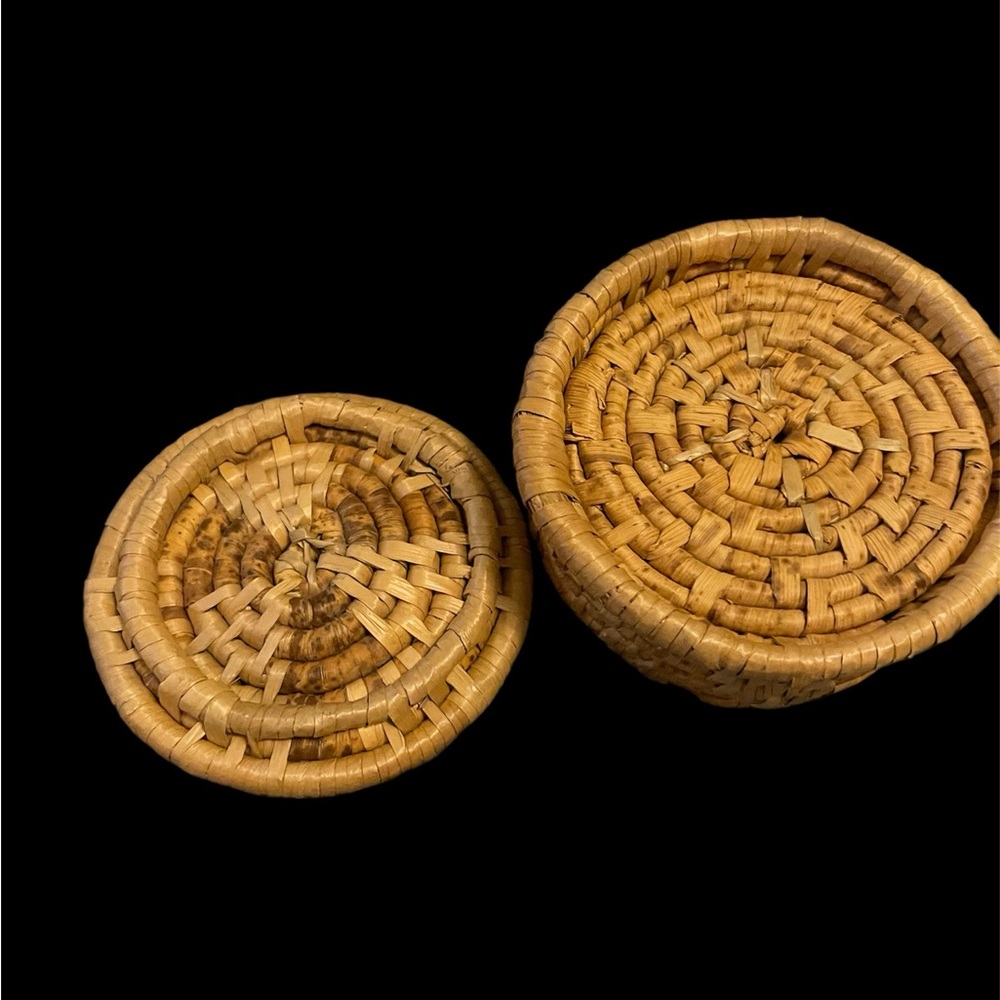 Vintage Round Rattan coaster set - Picture 4 of 8